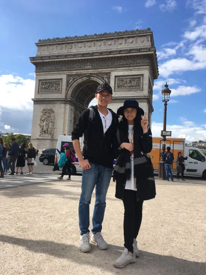 这里写图片描述