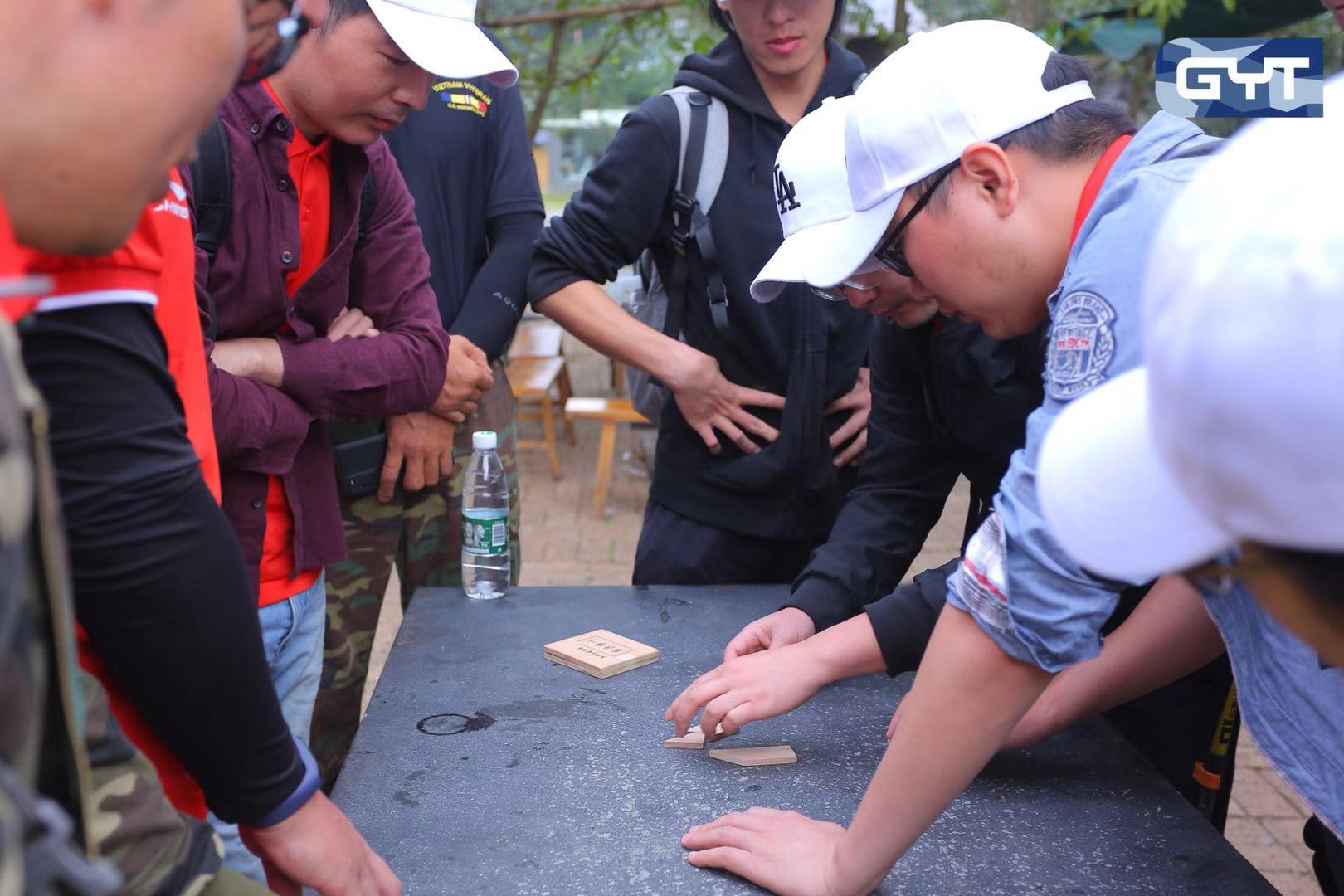 绞尽脑汁想呀想